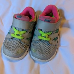 Toddler girl Nike Free Runs